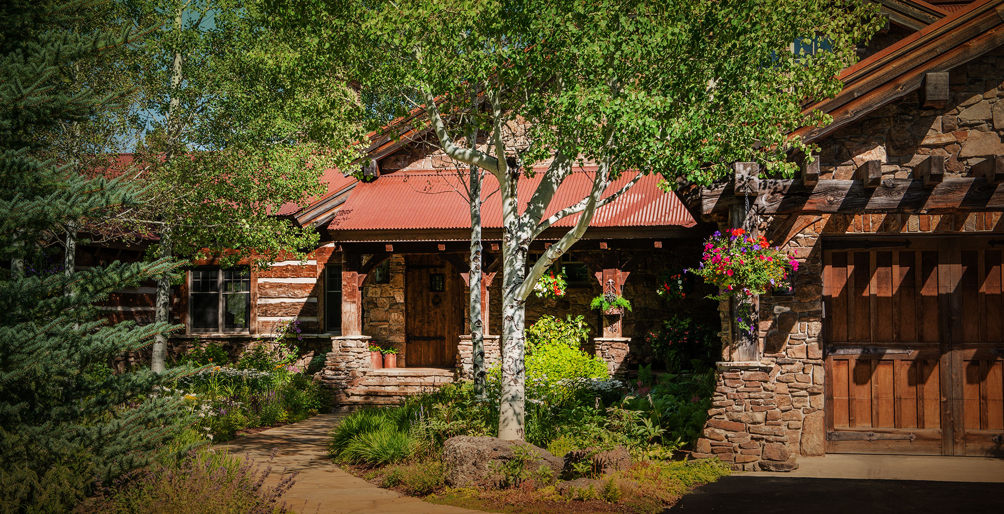 Distinctive mountain luxury - classic rustic styling at the Double L Ranch