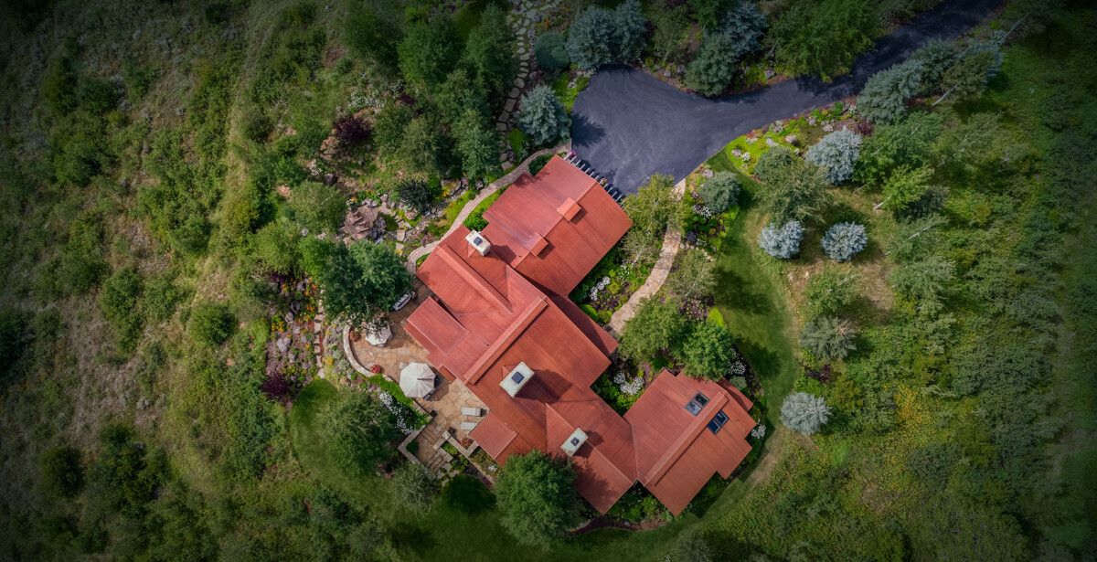 Distinctive mountain luxury - classic rustic styling at the Double L Ranch