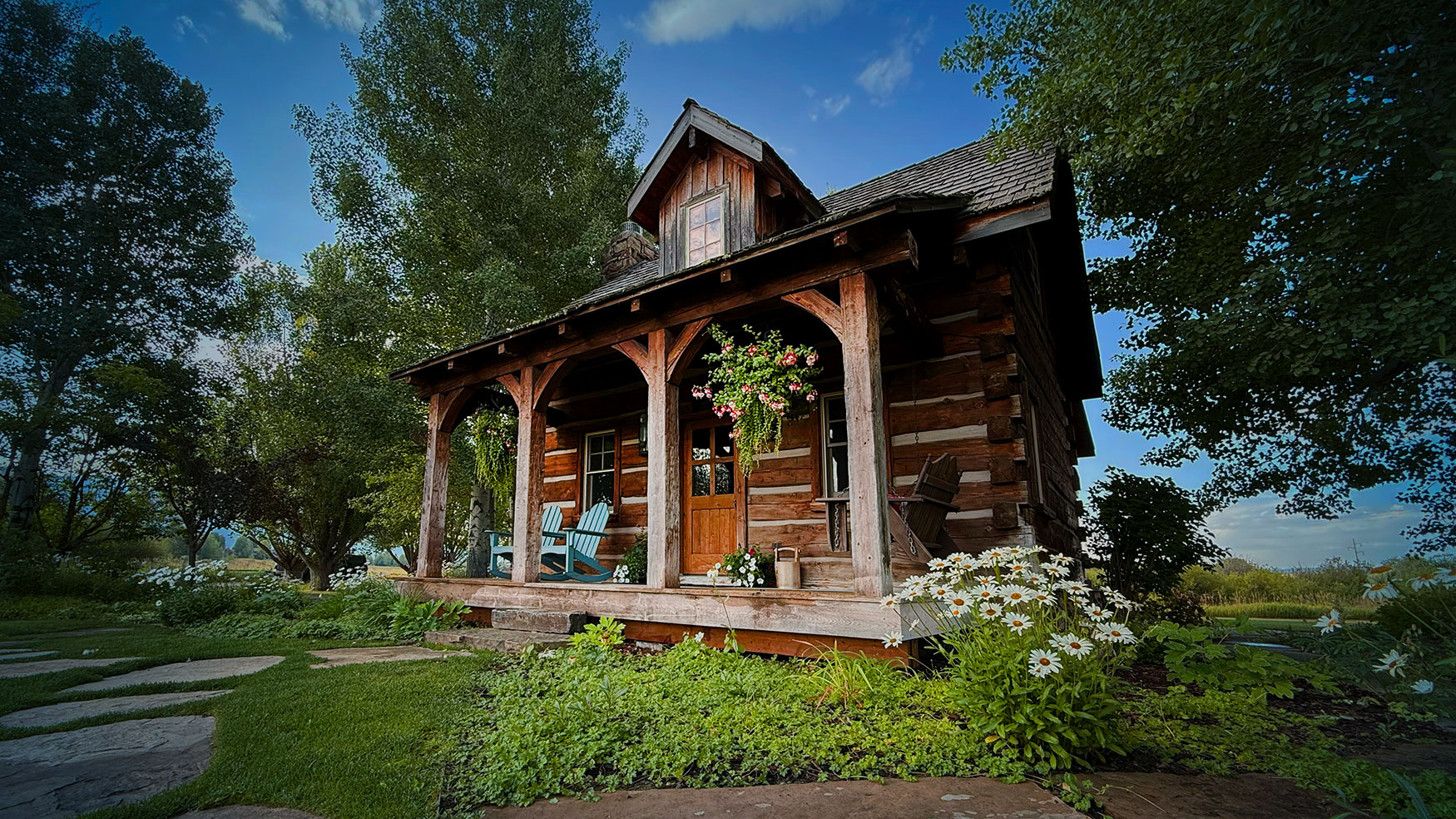 The Trappers Cabin, riverside at the Double L Ranch
